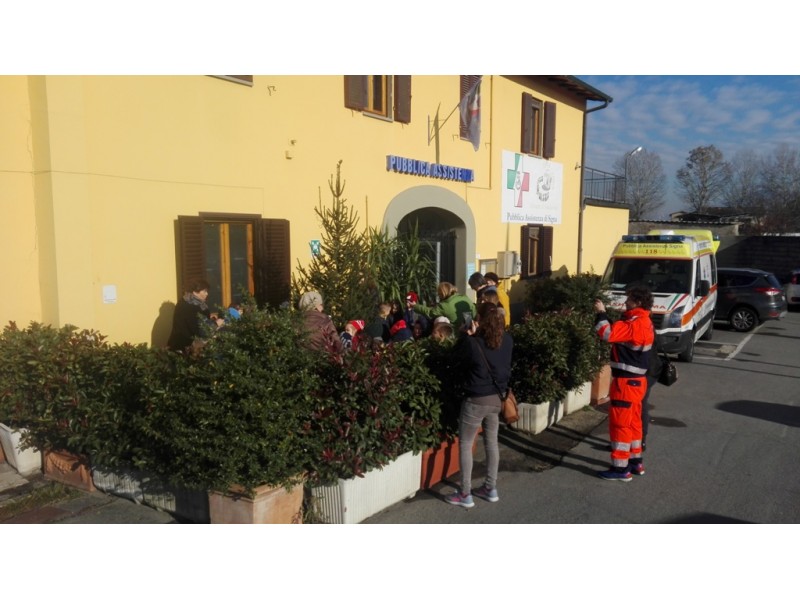 Albero natale bambini scuola Rodari 2016