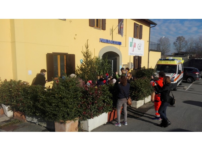 Albero natale bambini scuola Rodari 2016