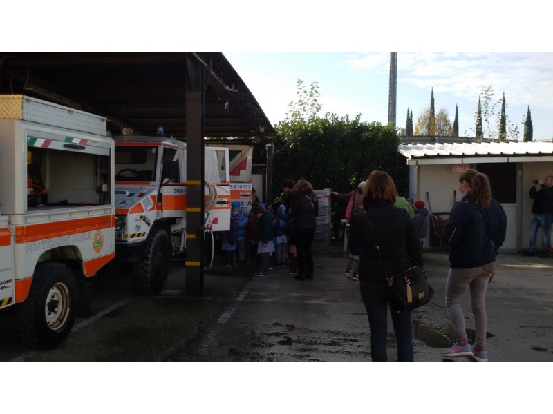 Albero natale bambini scuola Rodari 2016