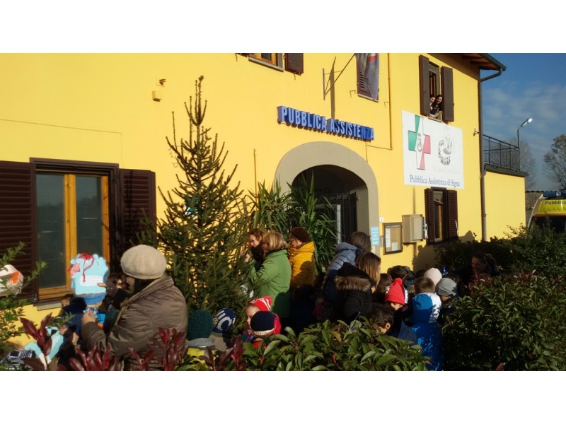 Albero natale bambini scuola Rodari 2016