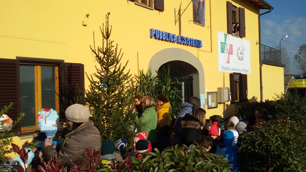 Albero Di Natale Per Bambini Piccoli.Nella Nostra Sede L Albero Di Natale Dei Bambini Della Scuola Dell Infanzia Gianni Rodari Di Signa